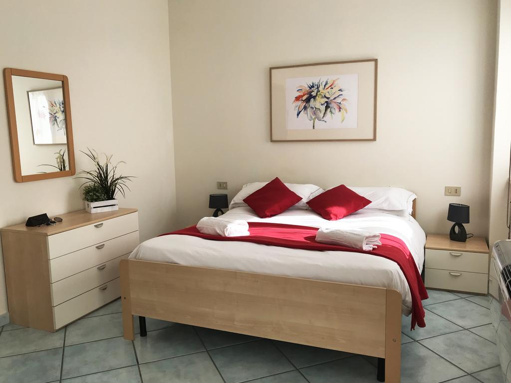 تيراتشينا Residence Marconi المظهر الخارجي الصورة